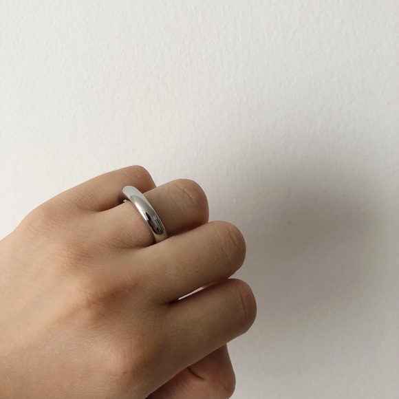 Heavy Solid Round Ring - Picture 2 of 6